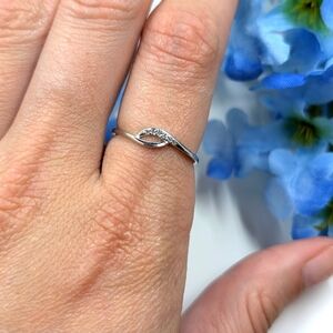 925 Sterling Silver Dainty and Minimalist Design Ring Size 6